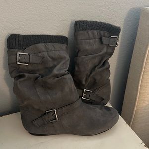 Gray Report women’s boots.